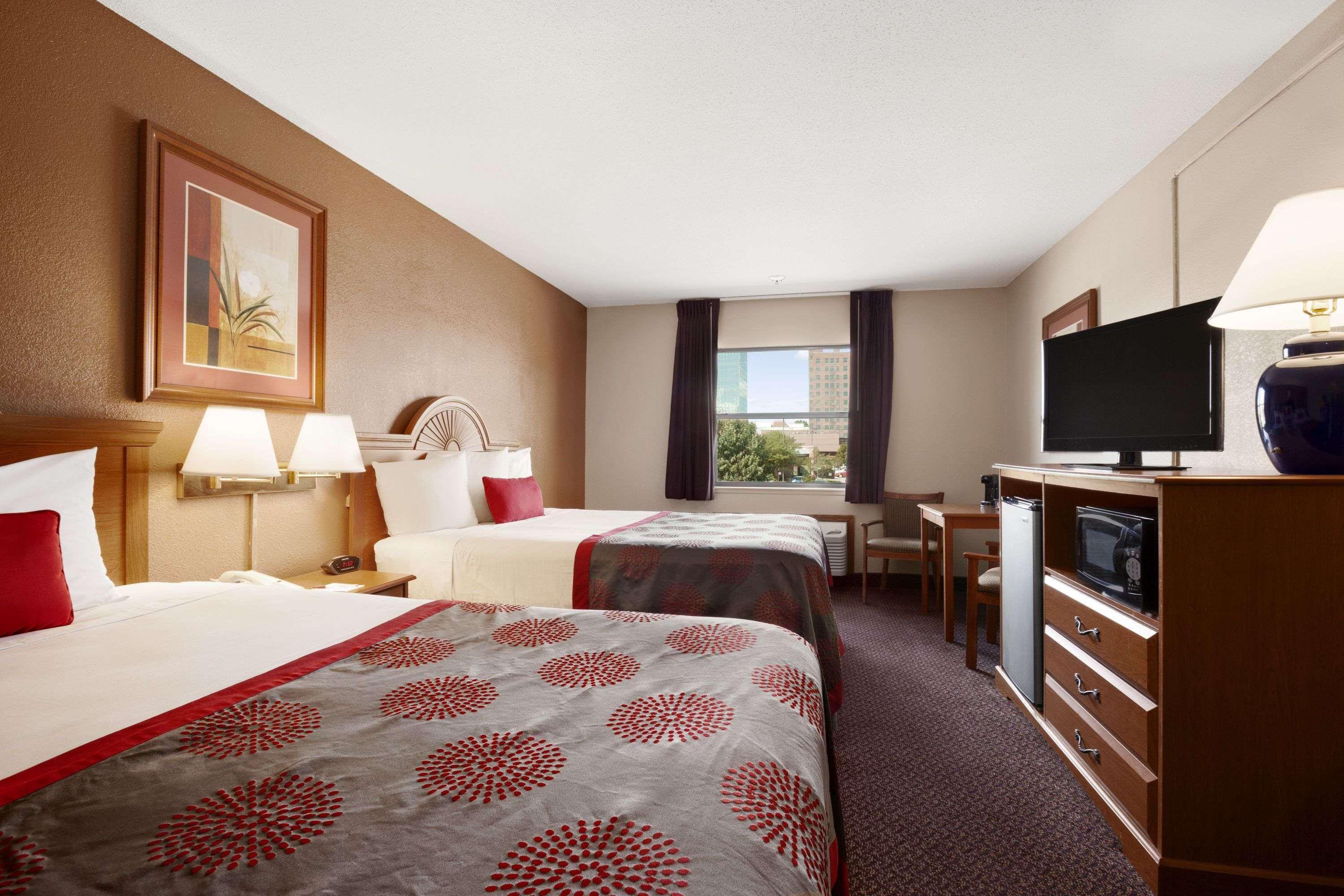 Ramada By Wyndham Sioux City Exteriör bild