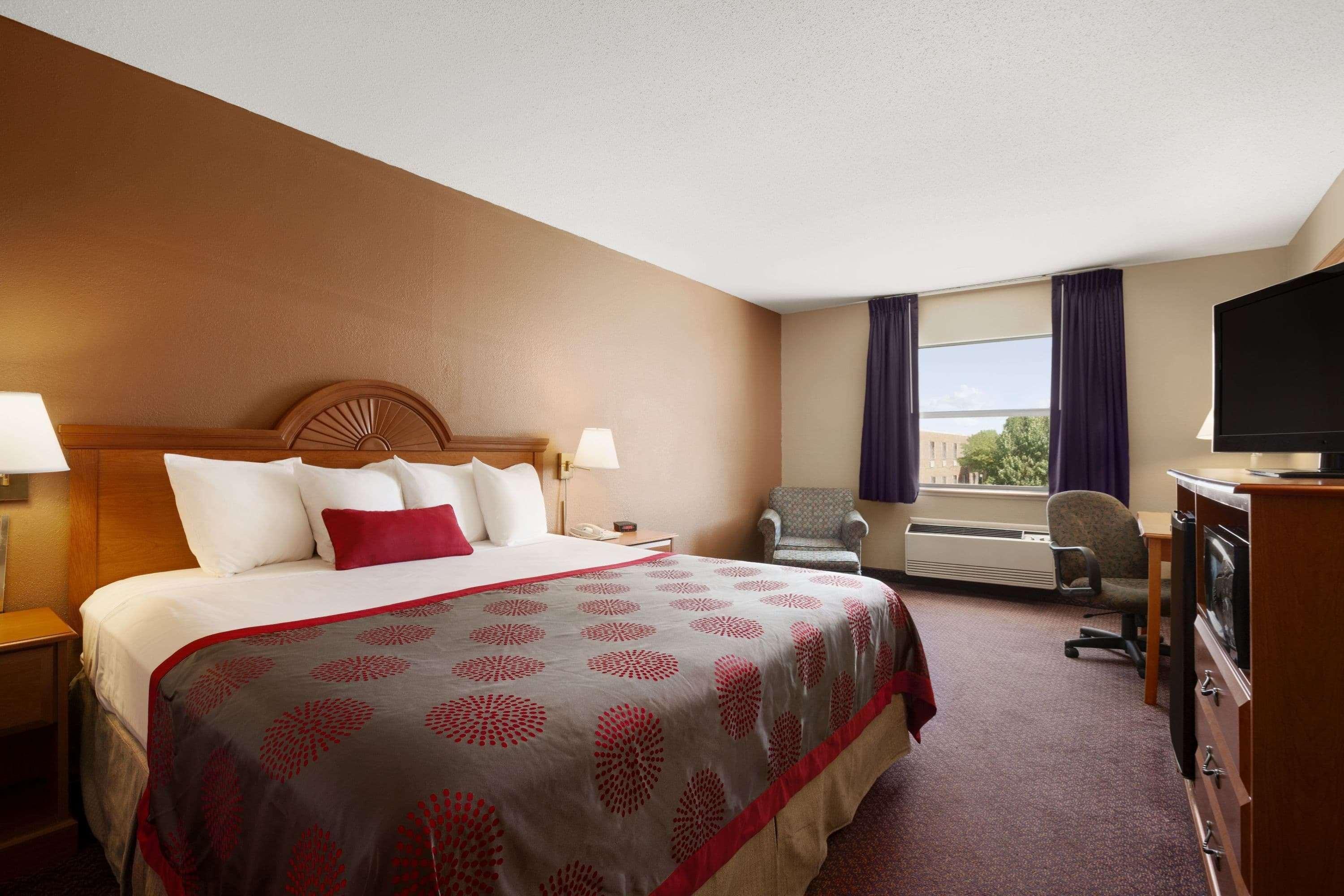 Ramada By Wyndham Sioux City Exteriör bild