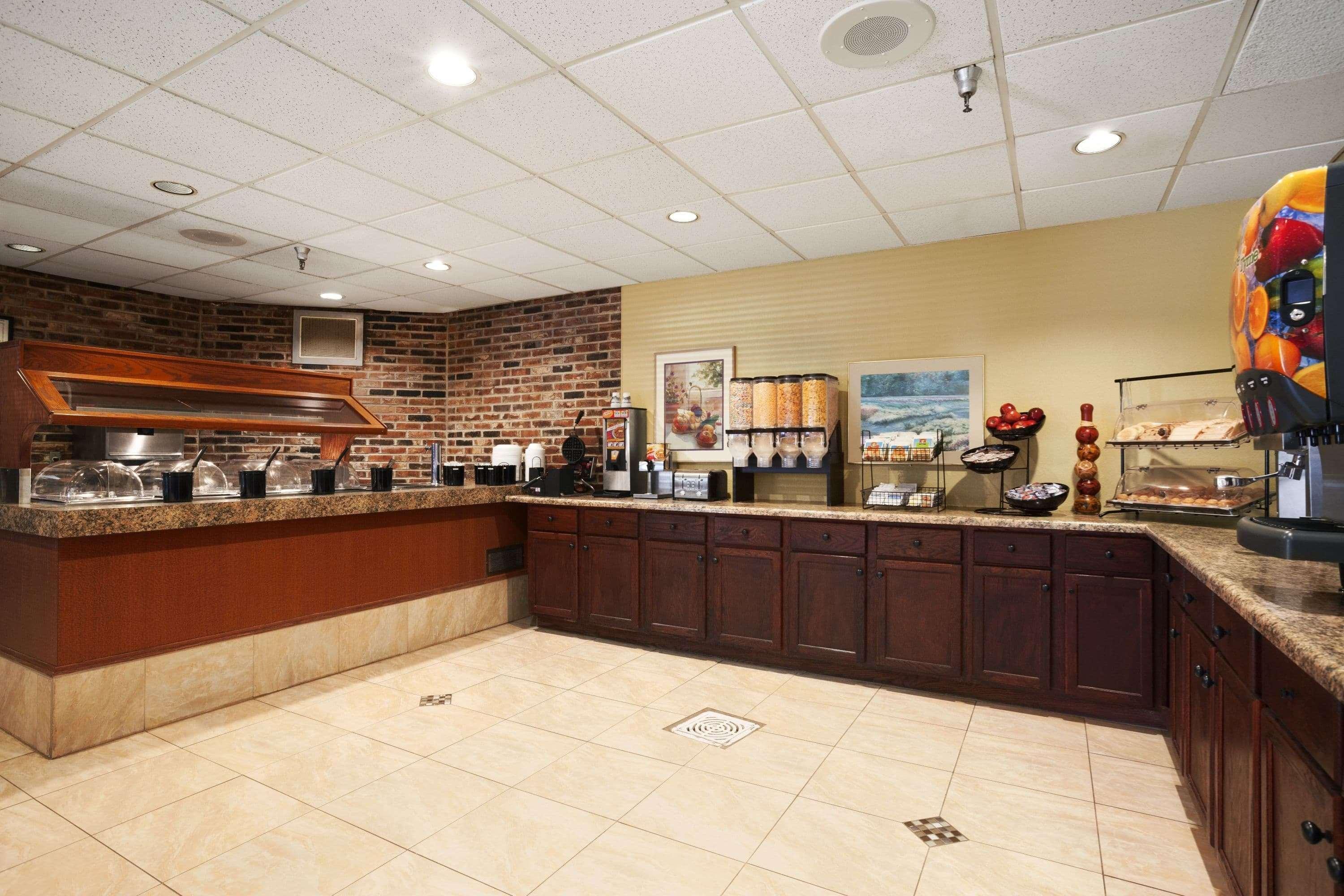 Ramada By Wyndham Sioux City Exteriör bild