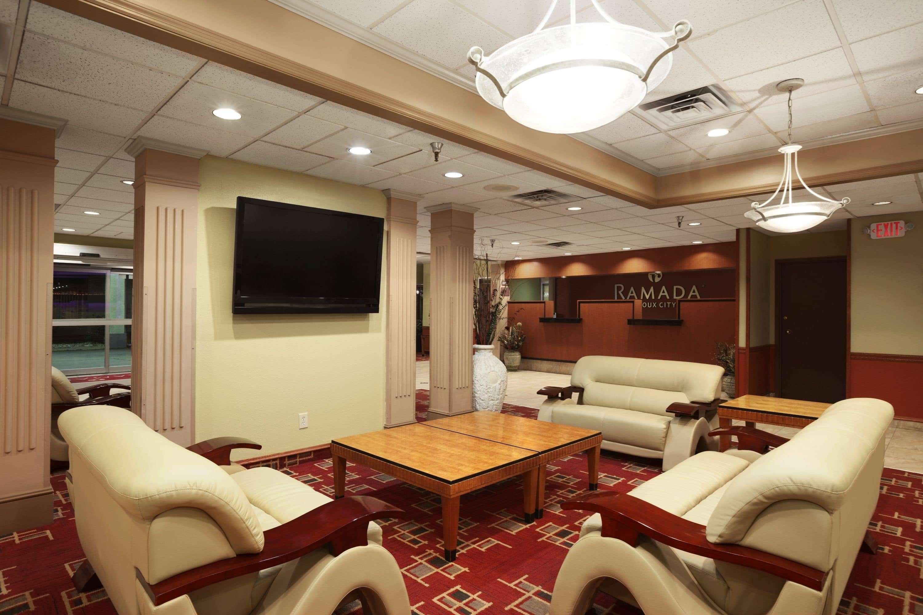 Ramada By Wyndham Sioux City Exteriör bild